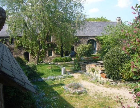 La Grange De Coatelan Hotel Plougonven Exterior photo